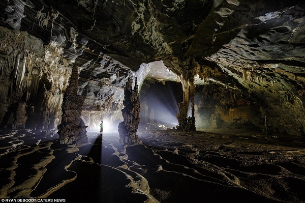 Phát hiện hang động mới ở Quảng Bình được báo Anh ví như 'thế giới bị đánh mất'