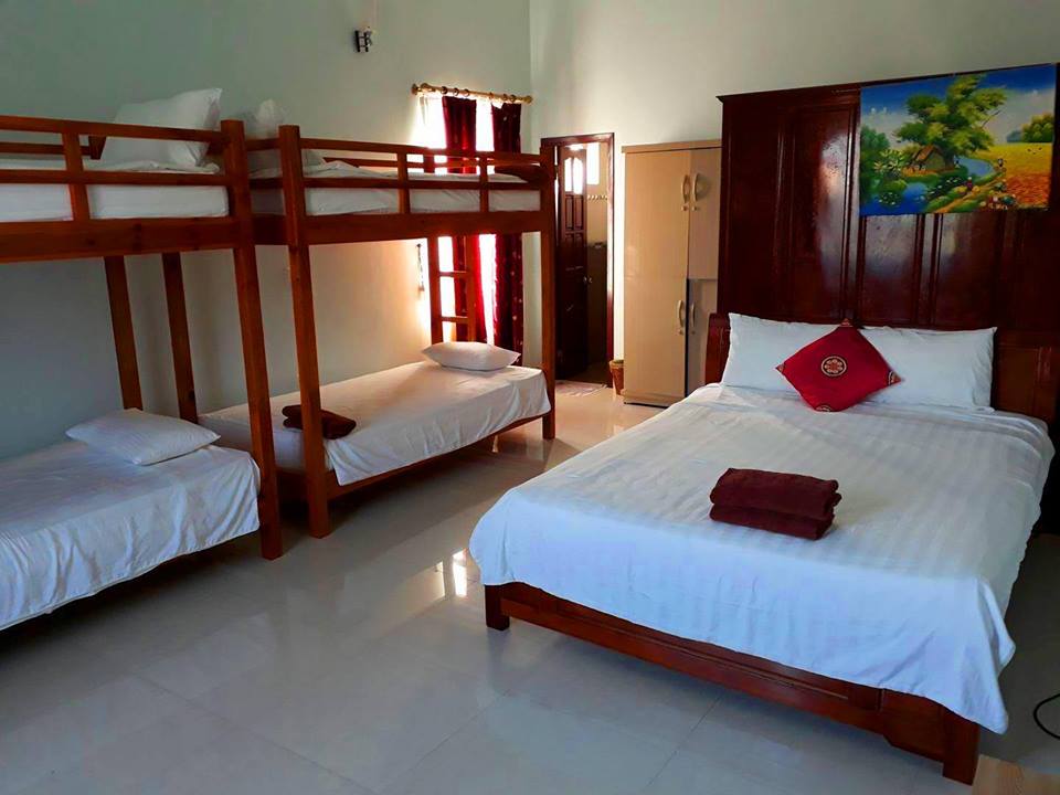 Phòng được thiết kế rộng rãi với nhiều loại giường khác nhau