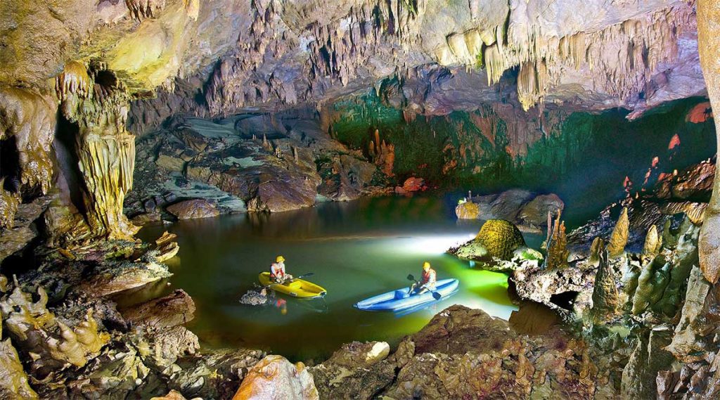 Hồ nước ngầm trong Động Phong Nha