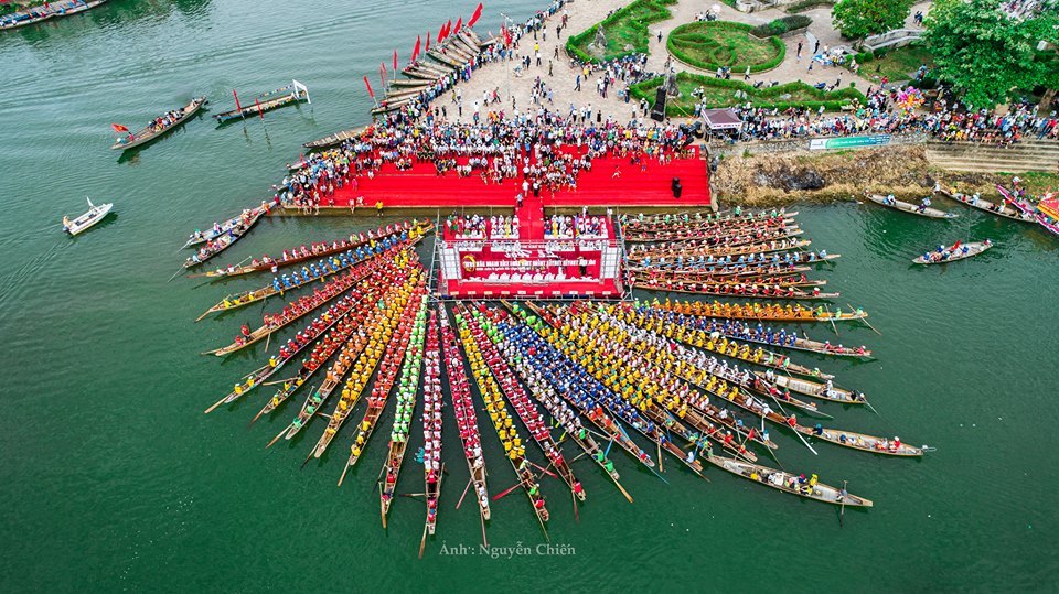 lễ hội đua thuyền truyền thống ở Lệ Thủy, Quảng Bình