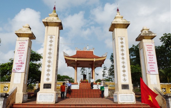  Khu lăng mộ Lễ Thành Hầu Nguyễn Hữu Cảnh - Du lịch Quảng Bình