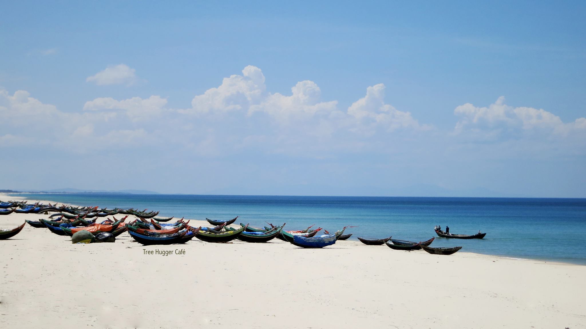 Biển Hải Ninh đẹp và thu hút du khách