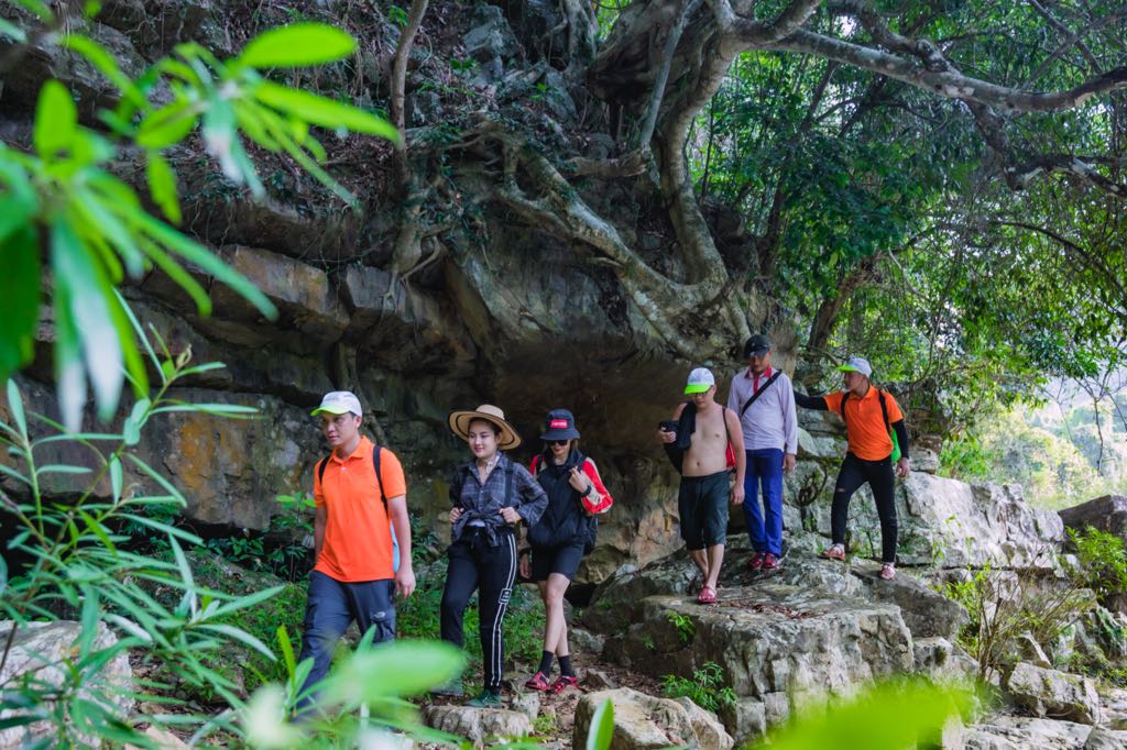 Trekking Quảng Bình gắn liền với rừng và Suối